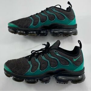 NIKE Air Vapormax Plus Men’s 9.5‘’Eagles’’ Black & Emerald Sneakers #924453-013